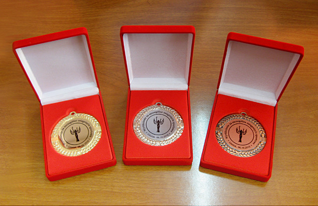 medal 70 mm w ozdobnym etui okolicznociowym (produkt niedostpny) puchary statuetki medale